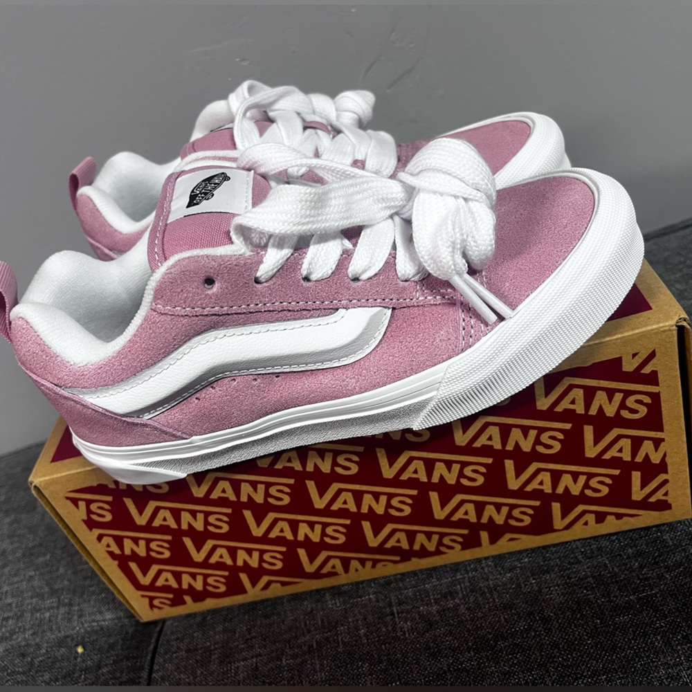 Vans Kids Old Skool Suede Sneakers in Pink and White - Picture 7 of 7